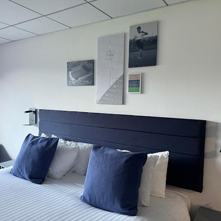 The Bolton Stadium Hotel, A Member Of Radisson Individuals ภายนอก รูปภาพ
