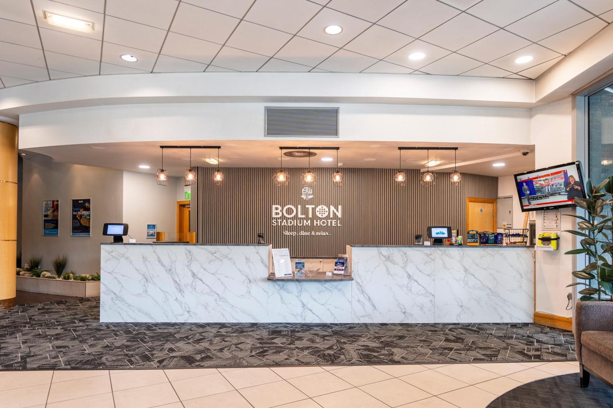 The Bolton Stadium Hotel, A Member Of Radisson Individuals ภายนอก รูปภาพ