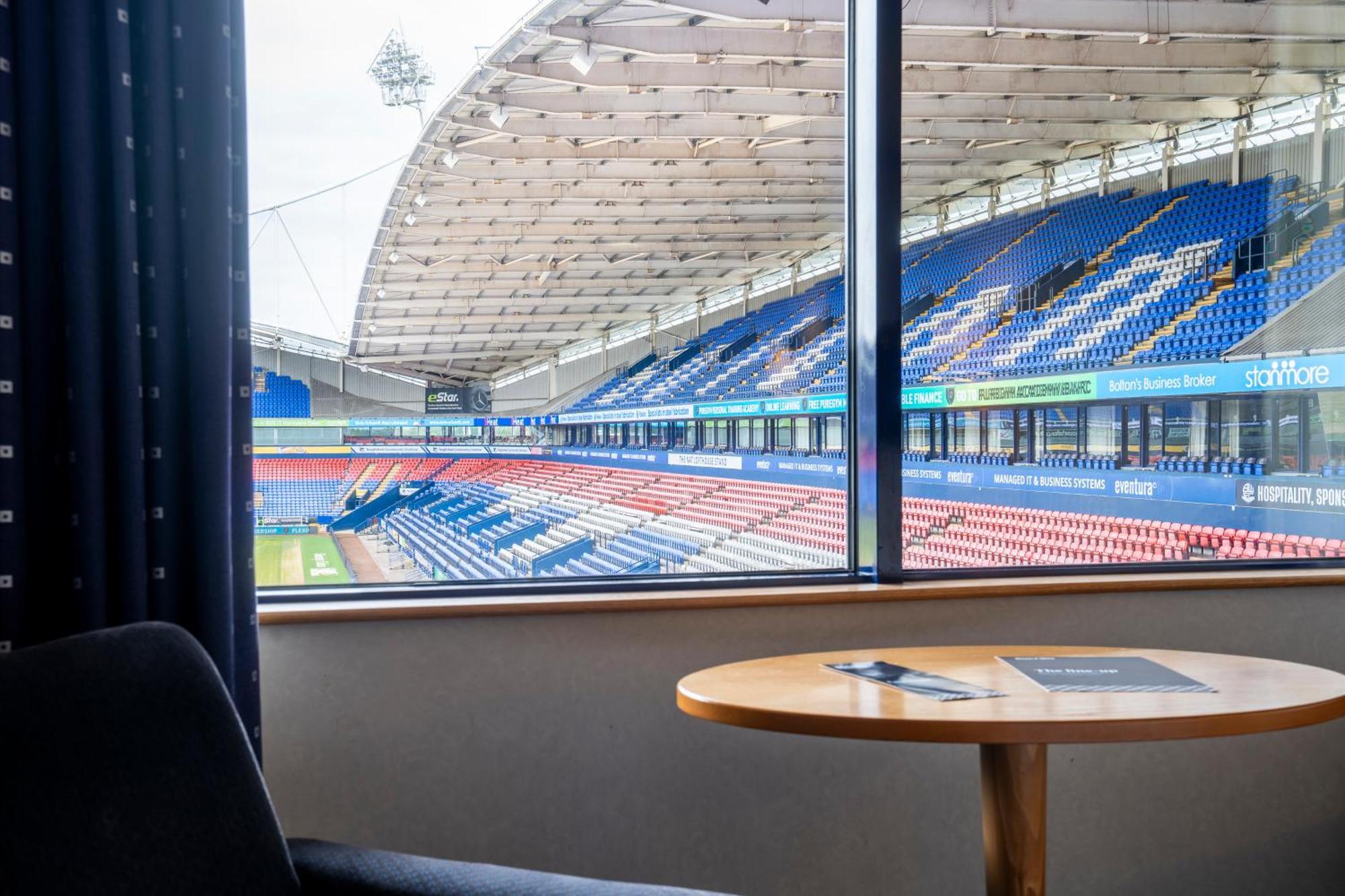 The Bolton Stadium Hotel, A Member Of Radisson Individuals ภายนอก รูปภาพ