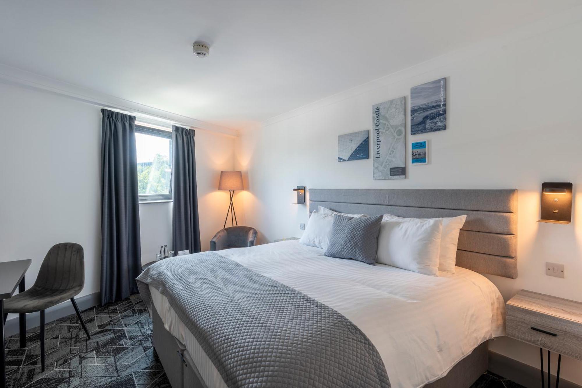 The Bolton Stadium Hotel, A Member Of Radisson Individuals ภายนอก รูปภาพ