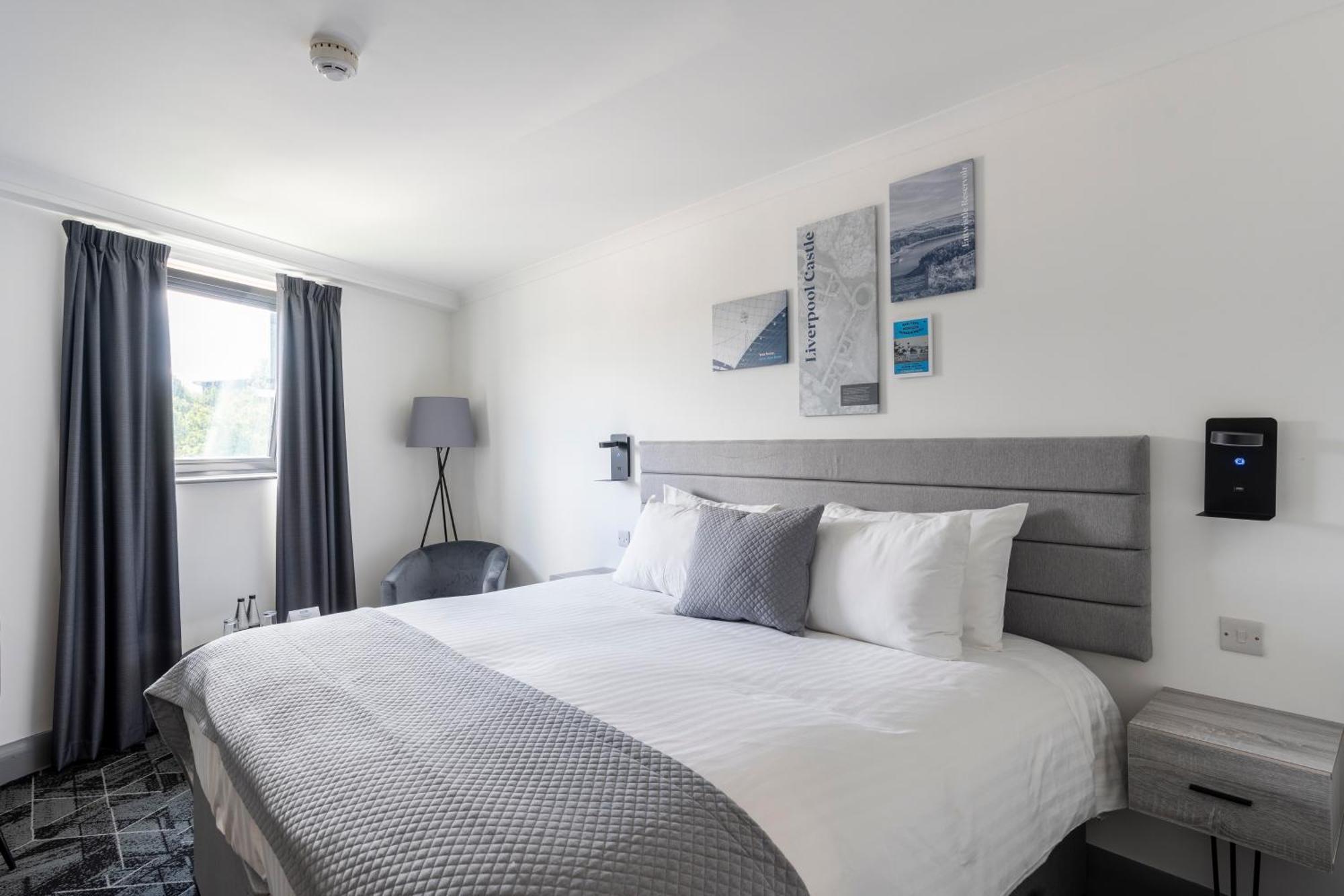 The Bolton Stadium Hotel, A Member Of Radisson Individuals ภายนอก รูปภาพ