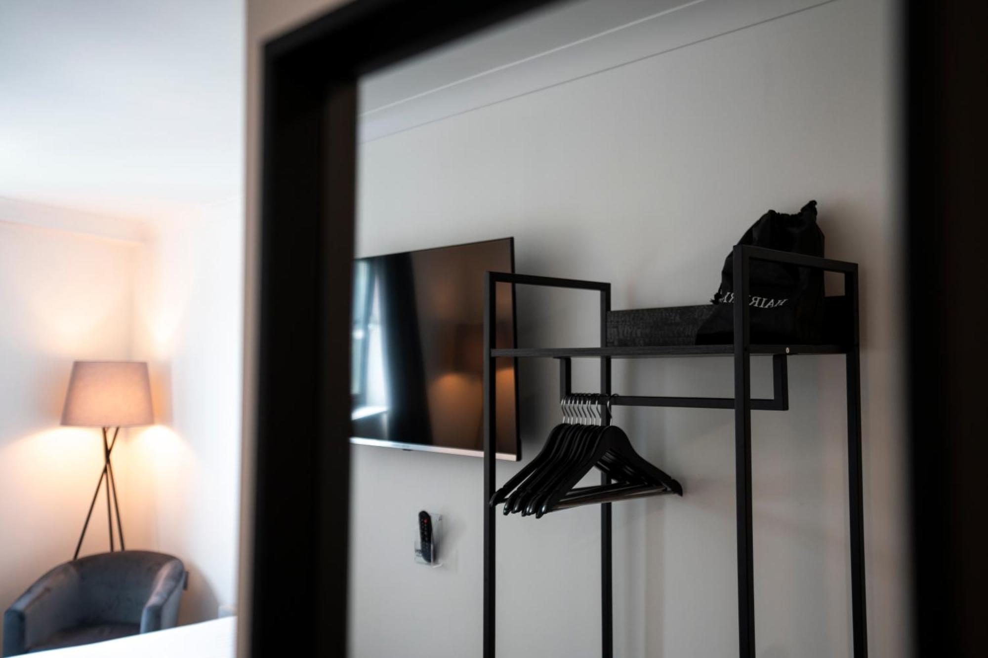 The Bolton Stadium Hotel, A Member Of Radisson Individuals ภายนอก รูปภาพ
