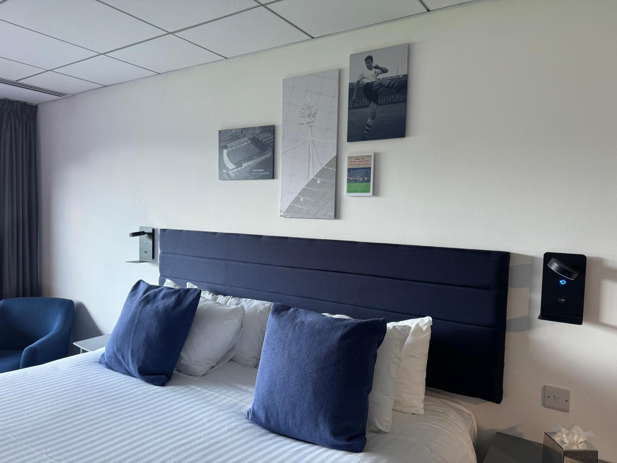 The Bolton Stadium Hotel, A Member Of Radisson Individuals ภายนอก รูปภาพ