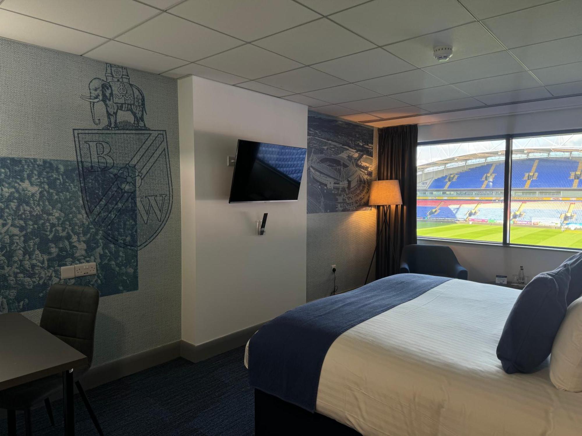 The Bolton Stadium Hotel, A Member Of Radisson Individuals ภายนอก รูปภาพ