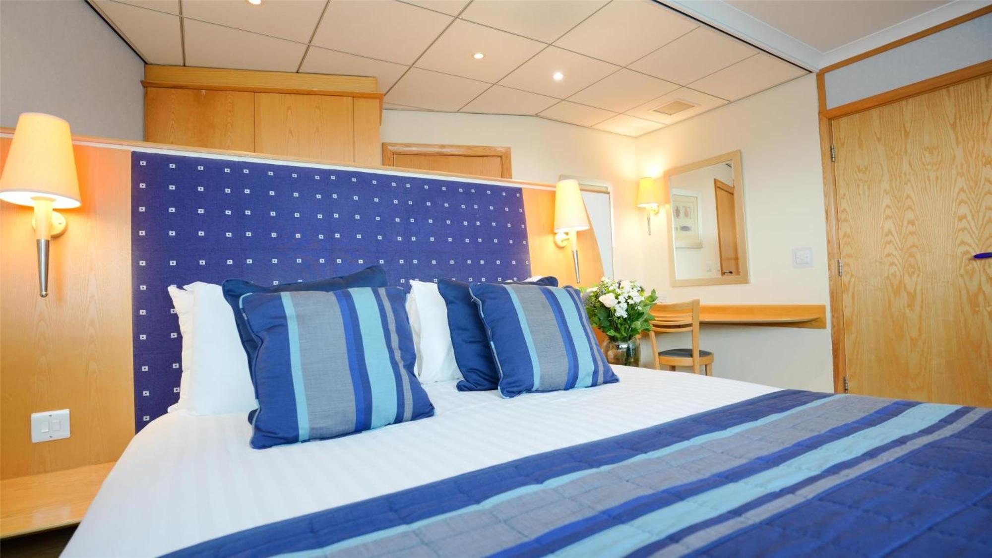 The Bolton Stadium Hotel, A Member Of Radisson Individuals ภายนอก รูปภาพ